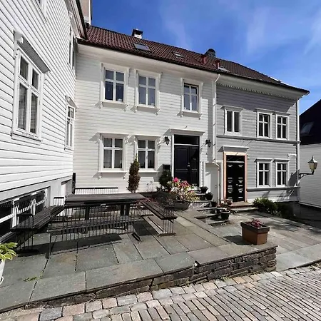 아파트 Koslig Leilighet I Bergens Smoroye