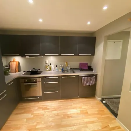 Koslig Leilighet I Bergens Smoroye 베르겐